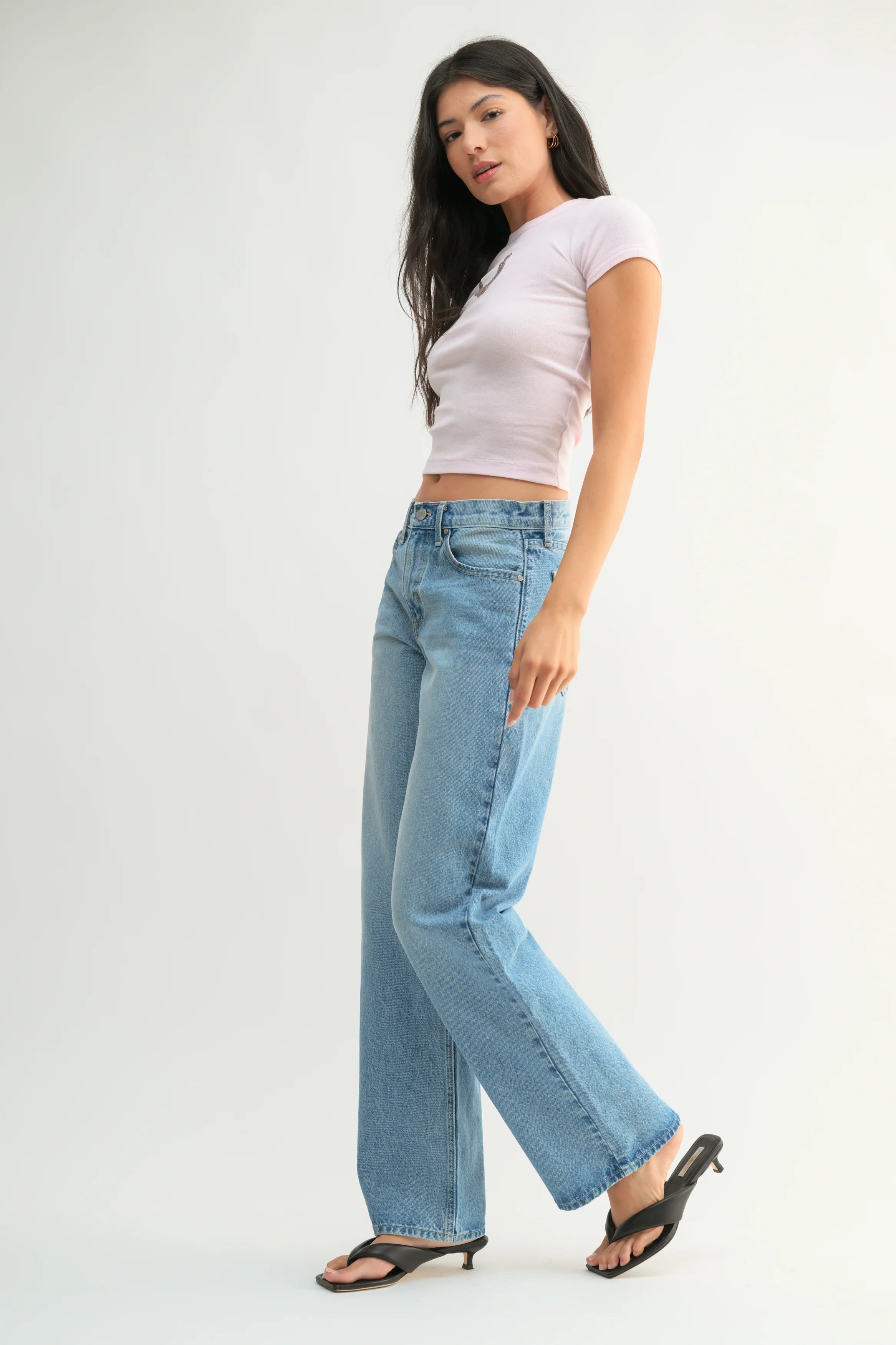 The Layla Light Denim Relaxed Straight Leg Jeans – Thread + Seed