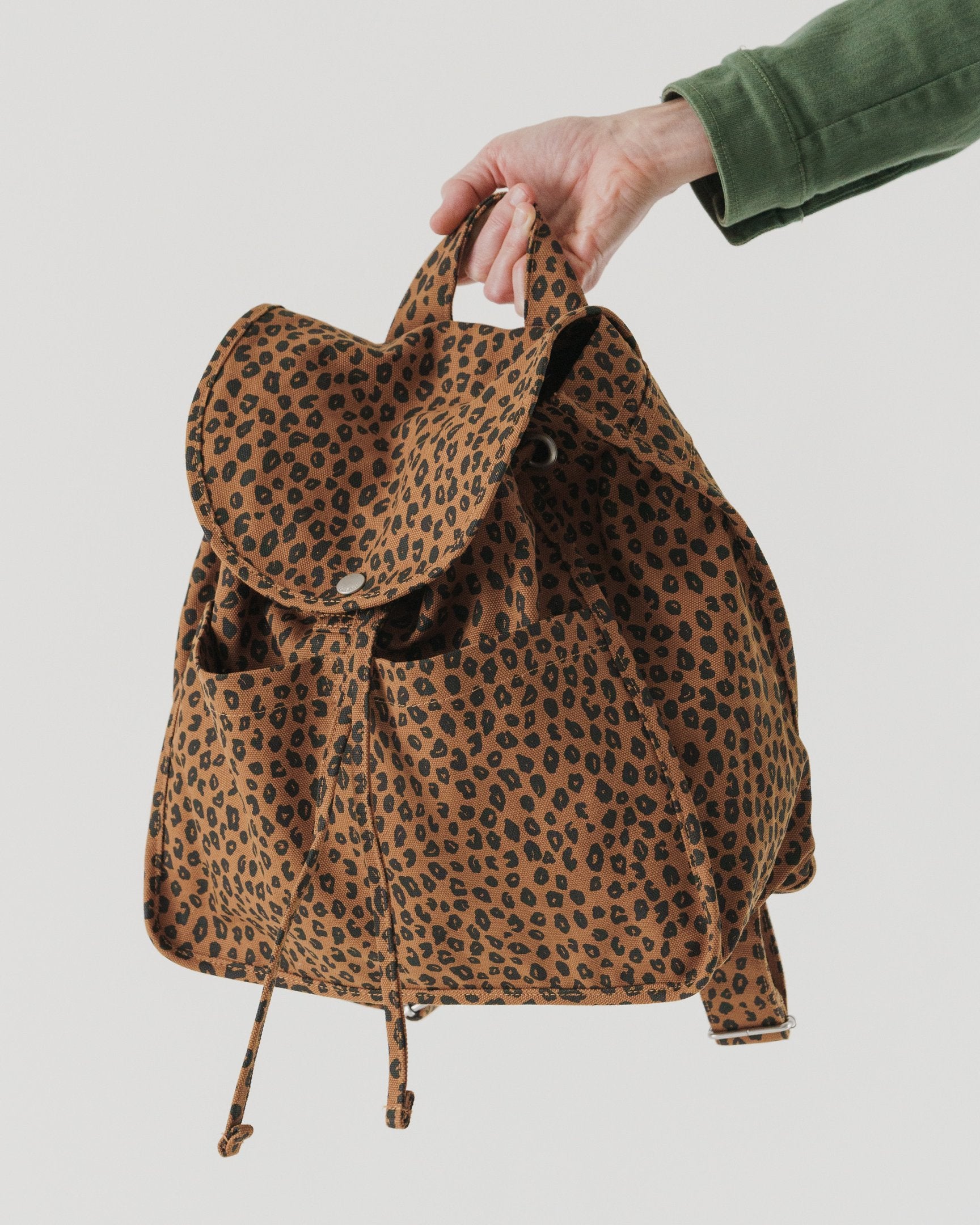 baggu drawstring backpack fit laptop Nutmeg Leopard Drawstring Backpack by Baggu