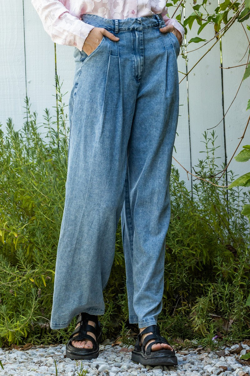The Tommi Pleated Denim Trousers – Thread + Seed