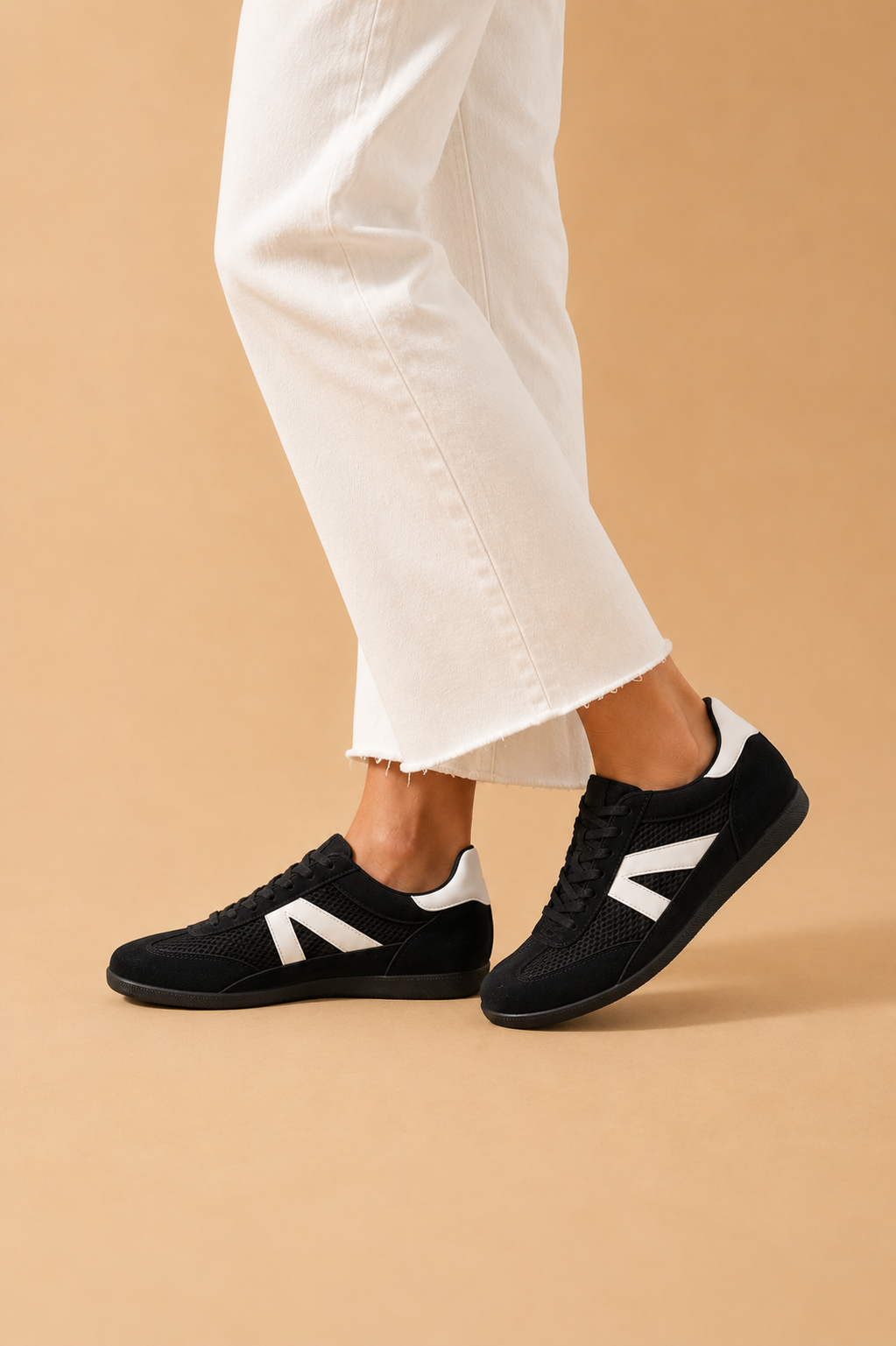 The Mathew Black Mesh Retro Sneaker