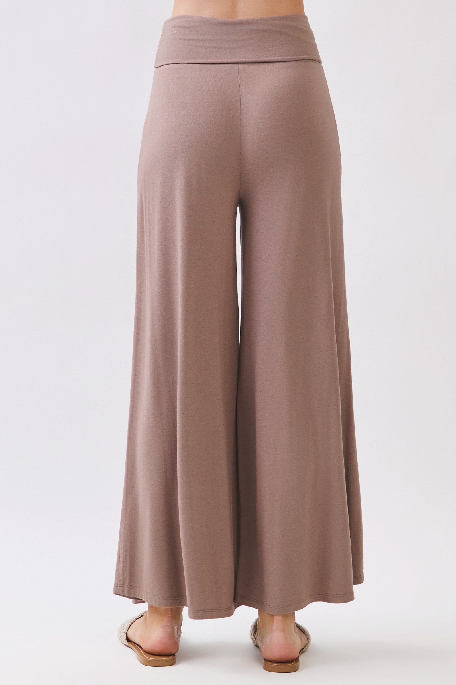 The Jaya Mocha Palazzo Pants – Thread + Seed