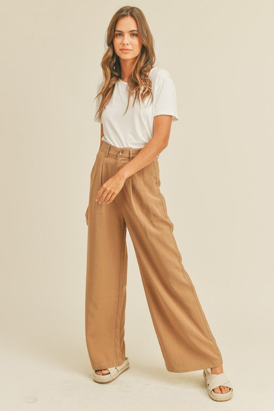 The Tilla Highwaisted Trousers