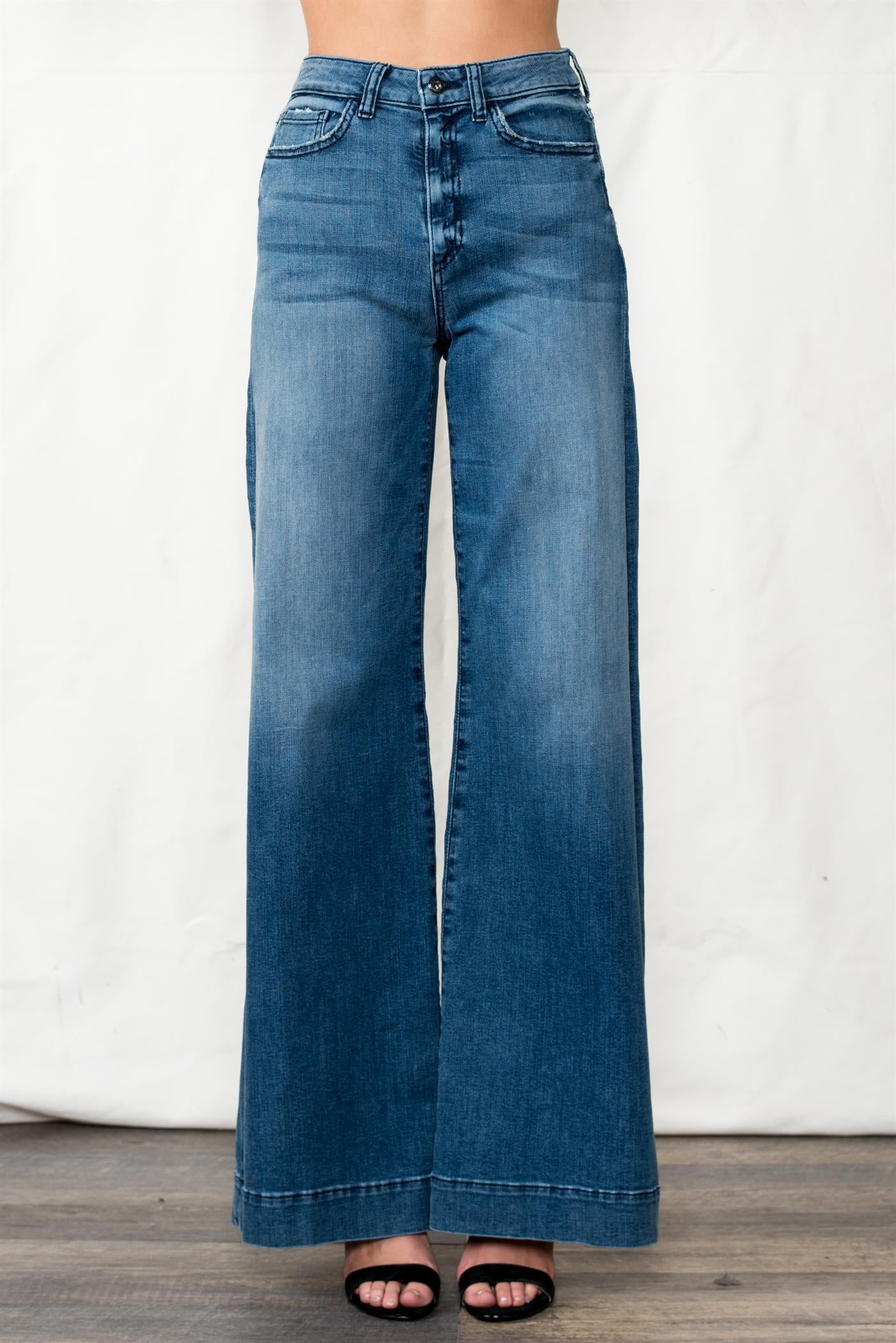 The Suzanne Wide Leg Jeans