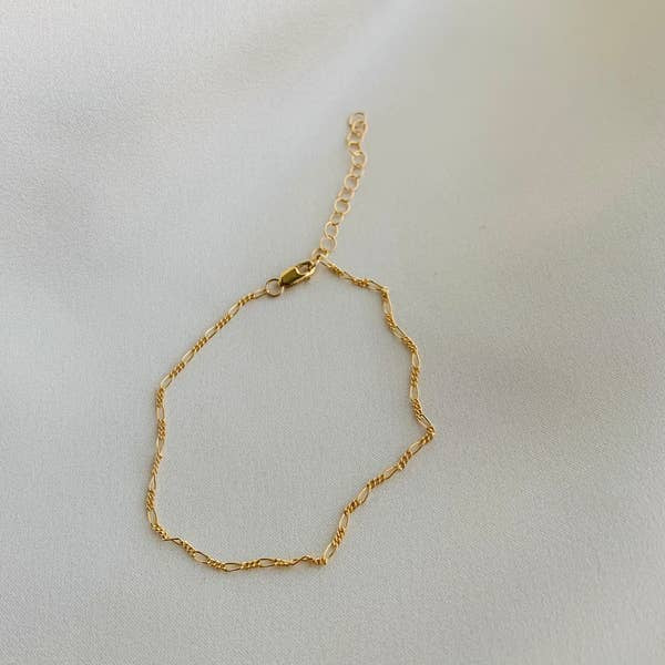 The Dolores Essential Minimalist Bracelet by Points Jewelry