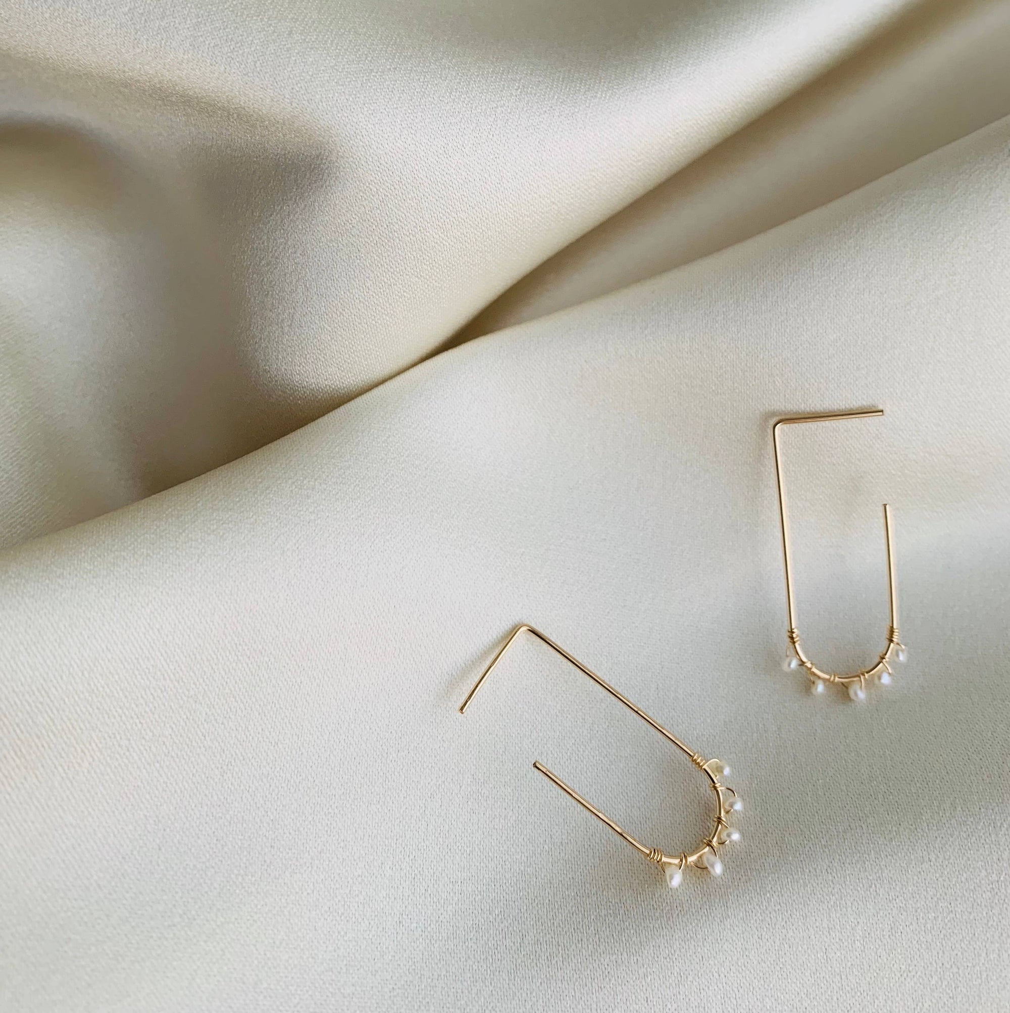 The Cecilia With Pearls Earrings by Points Jewelry