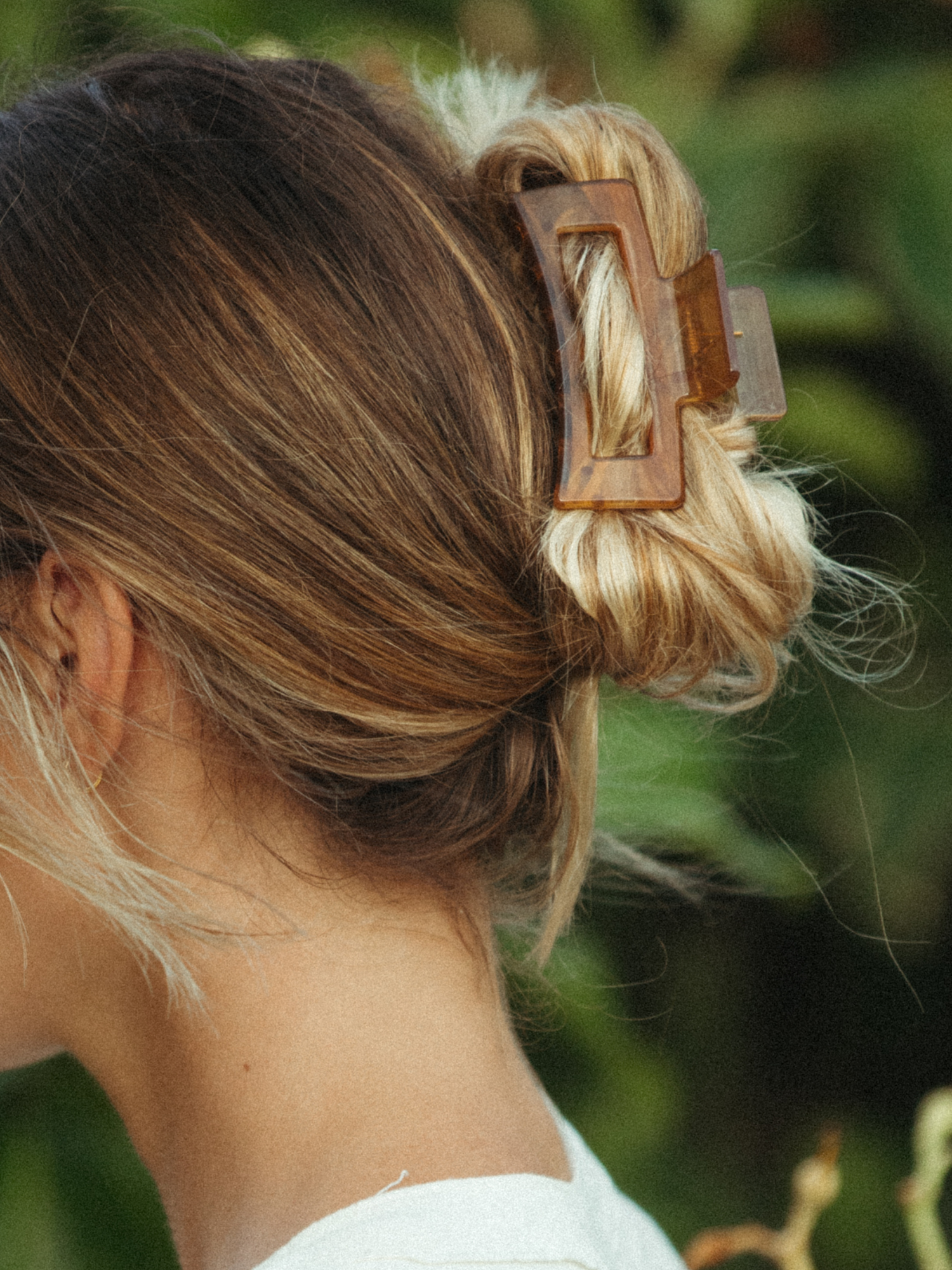 The Juni Desert Rectangle Hair Claw by Nat + Noor